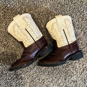 Old West boots size 4ish for baby
